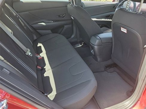 New 2025 Hyundai Elantra SEL image 15