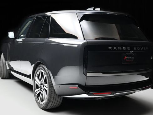 Used 2023 Land Rover Range Rover SE image 25