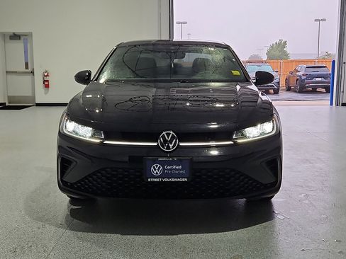 Certified 2025 Volkswagen Jetta Sport FWD image 3