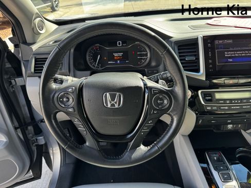 Used 2017 Honda Pilot Touring image 16