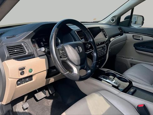 Used 2020 Honda Pilot Touring image 17