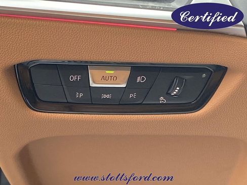 Used 2023 BMW 330i Sedan w/ Premium Package image 19