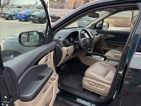 Used 2017 Honda Pilot Elite image 23