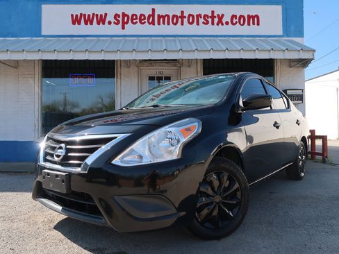 Used 2018 Nissan Versa S image 1