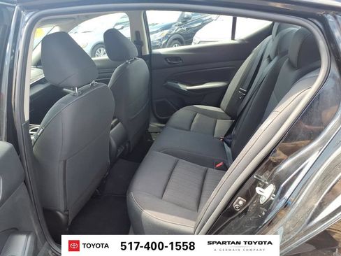 Used 2024 Nissan Altima 2.5 SV FWD image 12