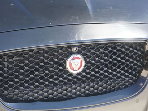 Used 2016 Jaguar XJ L Portfolio image 33