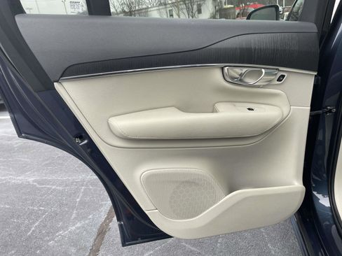 Used 2020 Volvo XC90 T5 Momentum w/ Protection Package Premier image 11