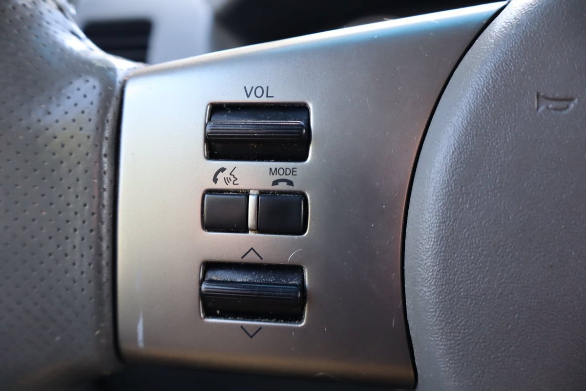Used 2009 Nissan Frontier LE w/ LE Value Truck Pkg AWD/4WD image 29
