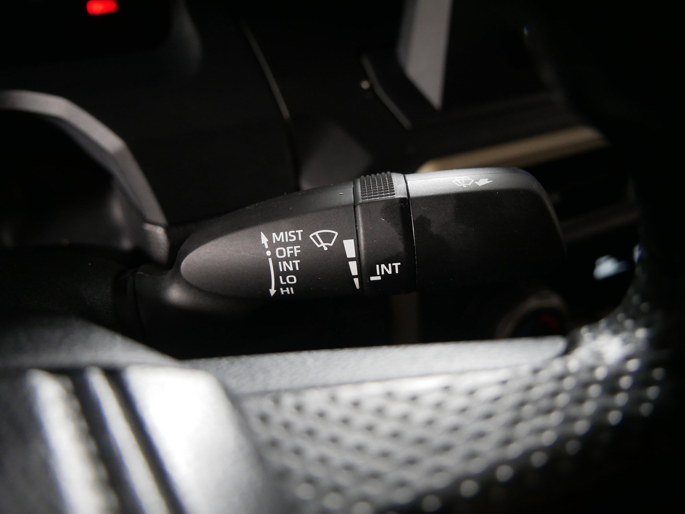 Used 2025 Toyota Tacoma SR AWD/4WD image 31