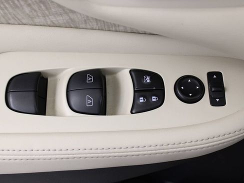 Used 2020 Nissan Murano SV w/ Cargo Package FWD image 17