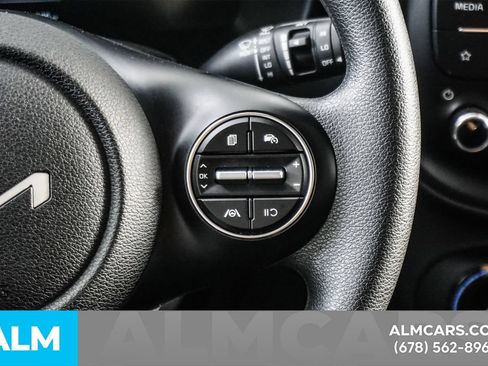 Used 2025 Kia Soul LX w/ LX Technology Package FWD image 22