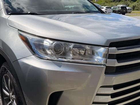 Used 2018 Toyota Highlander XLE AWD/4WD image 28