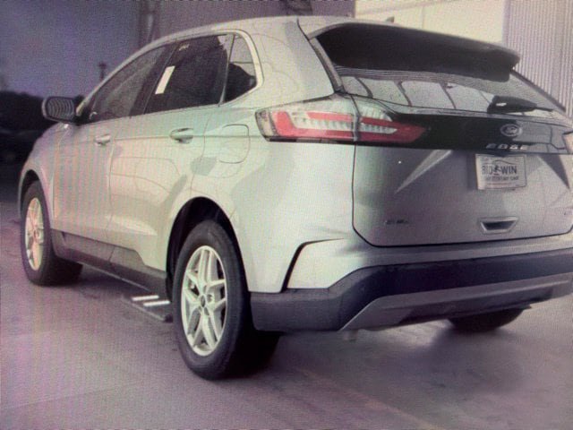 Used 2023 Ford Edge SEL AWD/4WD image 9