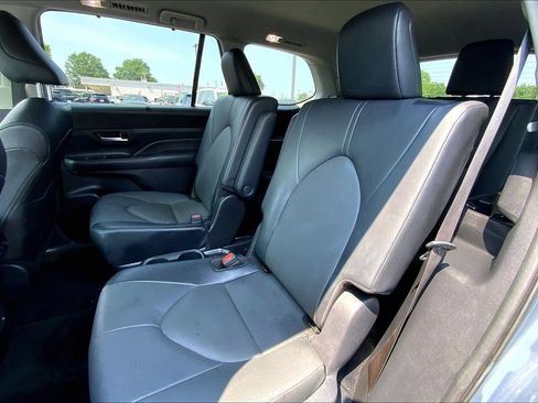 Used 2024 Toyota Grand Highlander AWD image 20