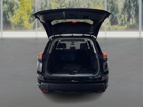 Used 2025 Nissan Rogue S AWD/4WD image 13