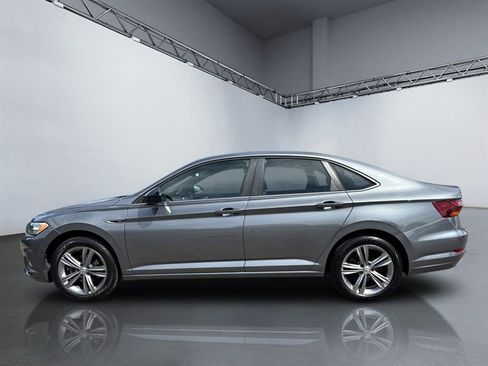Used 2019 Volkswagen Jetta R-Line w/ R-Line Cold Weather Package FWD image 2