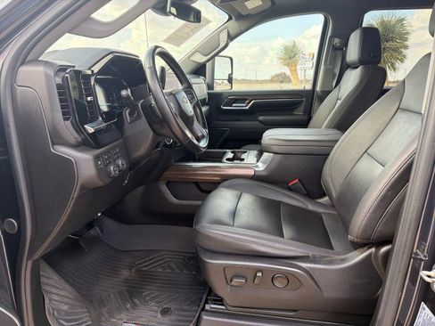 Used 2024 Chevrolet Silverado 2500 LT w/ Texas Edition image 5