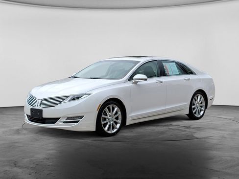 Used 2016 Lincoln MKZ w/ Equipment Group 300A Reserve FWD image 3