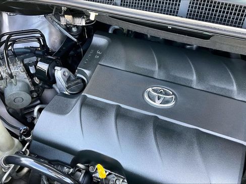 Used 2011 Toyota Sienna XLE w/ Entertainment Pkg FWD image 22