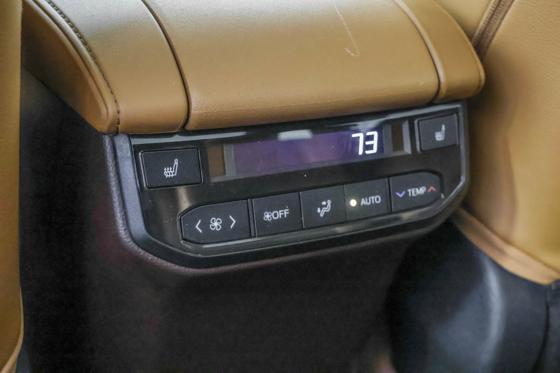 Used 2022 Toyota Highlander Platinum AWD/4WD image 38