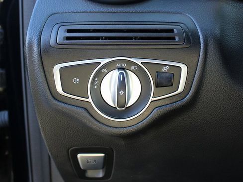 Used 2022 Mercedes-Benz GLC 300 4MATIC image 16