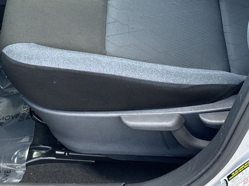 Used 2025 Nissan Versa SV FWD image 14