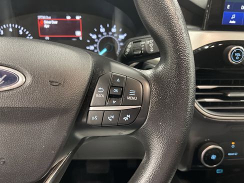 Used 2022 Ford Escape SE image 17