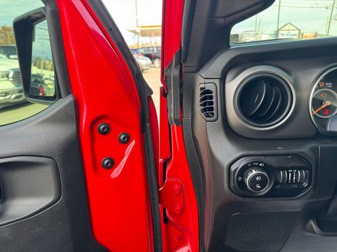 Used 2021 Jeep Gladiator Sport w/ Trailer Tow Package image 12