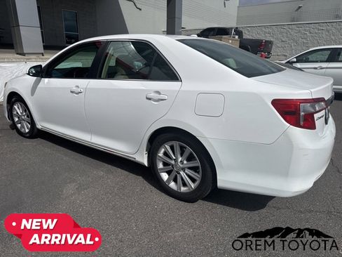 Used 2014 Toyota Camry XLE w/ Convenience Package image 14