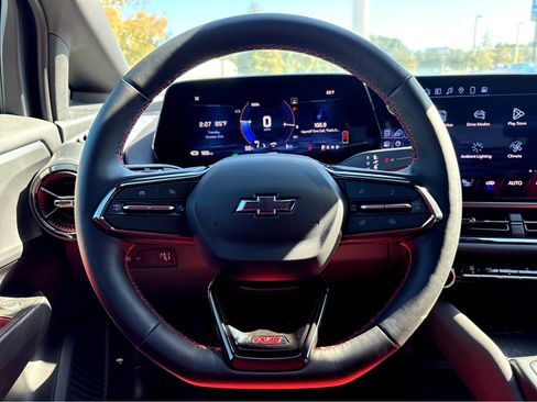 New 2025 Chevrolet Equinox EV RS image 13