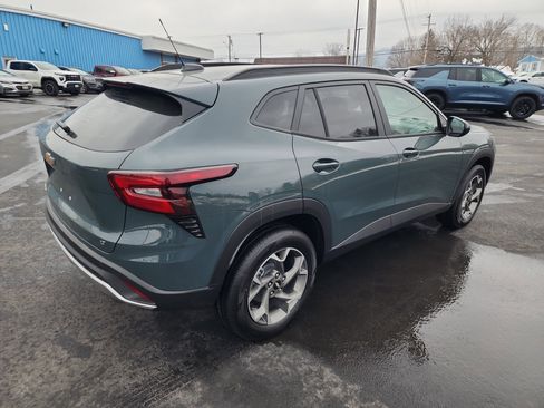 New 2026 Chevrolet Trax LT w/ LT Convenience Package image 8