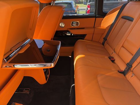 Certified 2024 Rolls-Royce Cullinan w/ Dark Exterior Package AWD/4WD image 42