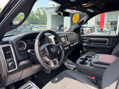 Used 2024 RAM 1500 Warlock AWD/4WD image 11