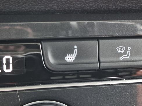 Used 2019 Volkswagen Tiguan SE w/ Panoramic Sunroof Package AWD/4WD image 20