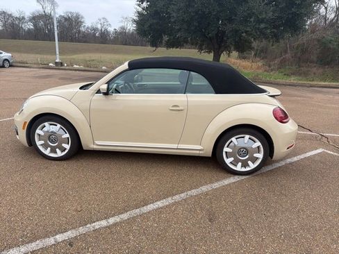 Used 2019 Volkswagen Beetle 2.0T Final Edition SEL image 6