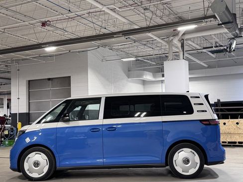 New 2025 Volkswagen ID. Buzz 1st Edition image 42