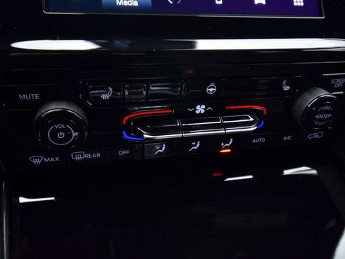 New 2025 Jeep Grand Cherokee L Laredo image 31