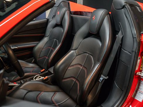 Used 2018 Ferrari 488 Spider RWD image 7