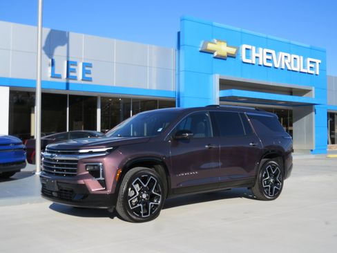 Used 2026 Chevrolet Traverse High Country w/ LPO, Floor Liner Package AWD/4WD image 1