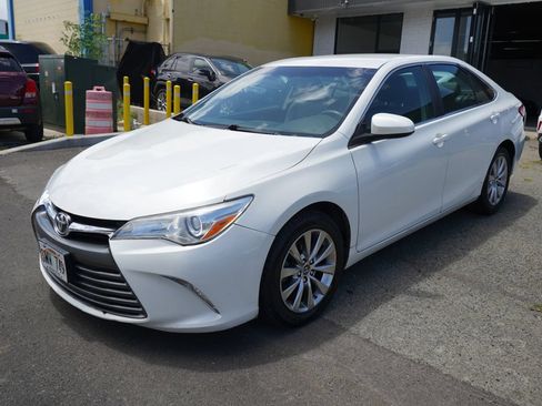 Used 2016 Toyota Camry XLE FWD image 5