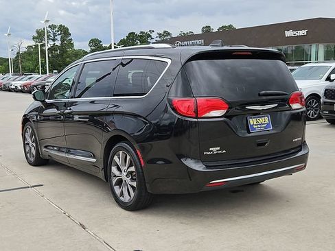 Used 2018 Chrysler Pacifica Limited w/ Advanced Safetytec Group FWD image 7