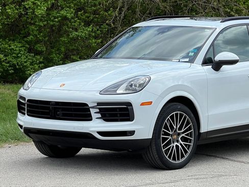Certified 2023 Porsche Cayenne AWD/4WD image 11