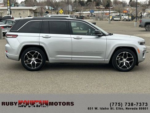 Used 2023 Jeep Grand Cherokee Summit image 8