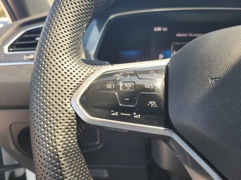 Used 2022 Volkswagen Tiguan SE R-Line AWD/4WD image 27