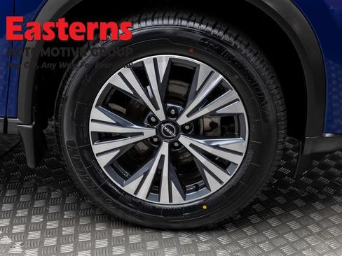 Used 2023 Nissan Rogue SV w/ SV Premium B Package AWD/4WD image 32