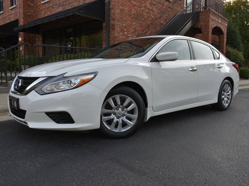 Used 2017 Nissan Altima 2.5 S w/ Power Driver Seat Package FWD image 42