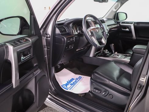 Used 2022 Toyota 4Runner Limited AWD/4WD image 3