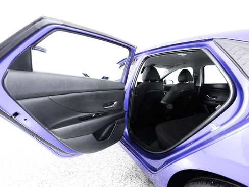 Used 2024 Hyundai Elantra SEL FWD image 16