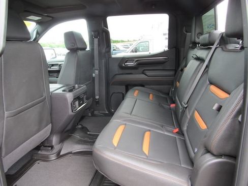 Used 2024 GMC Sierra 1500 AT4 w/ Technology Package AWD/4WD image 32