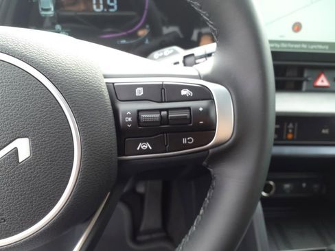 Used 2025 Kia Sportage X-Line w/ Premium Package image 21